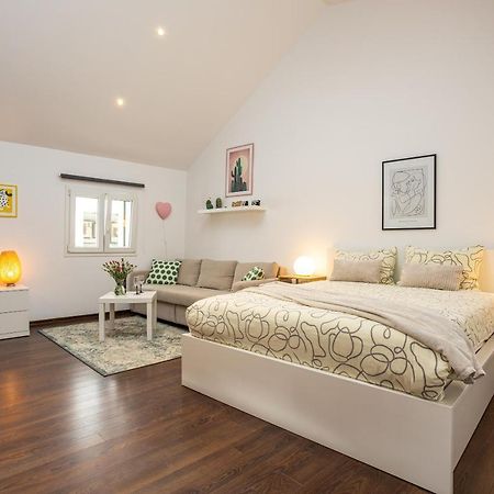4 Us Apartment สปลิท ภายนอก รูปภาพ